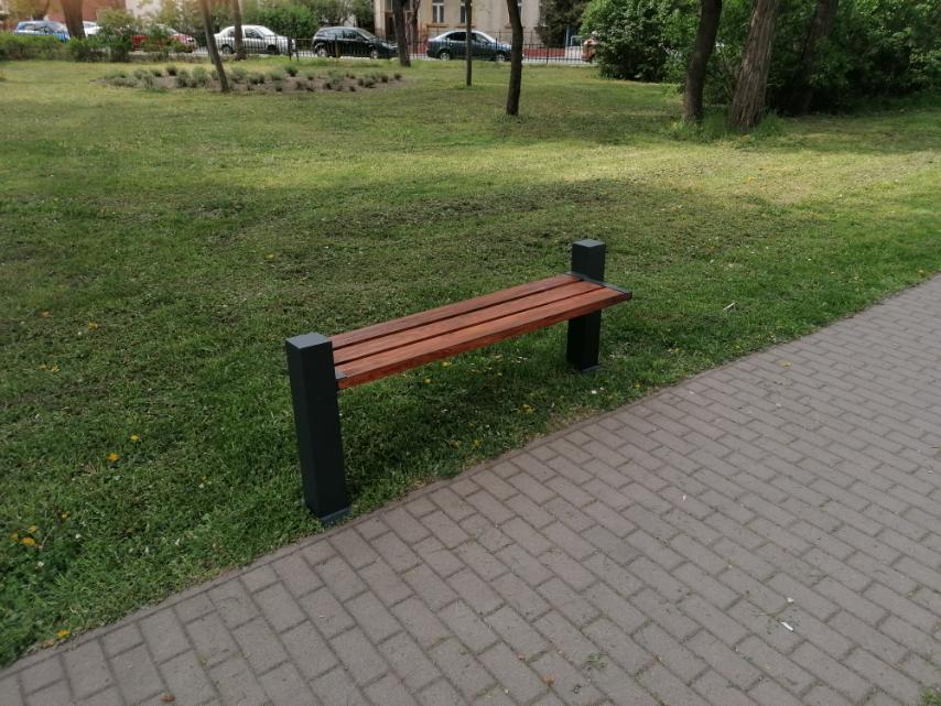 Pándzsa minimalista köztéri pad