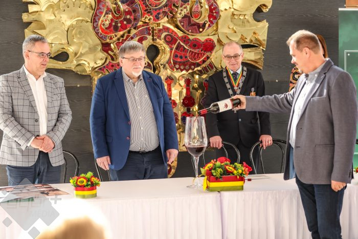 XII. Kantharosz, Mekliz