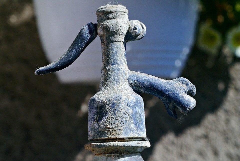 Reverendás fröccs-öntő