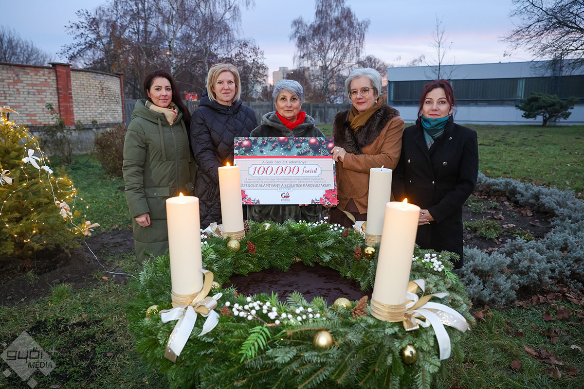 Harmadszor is felgyúlt az adventi gyertya lángja