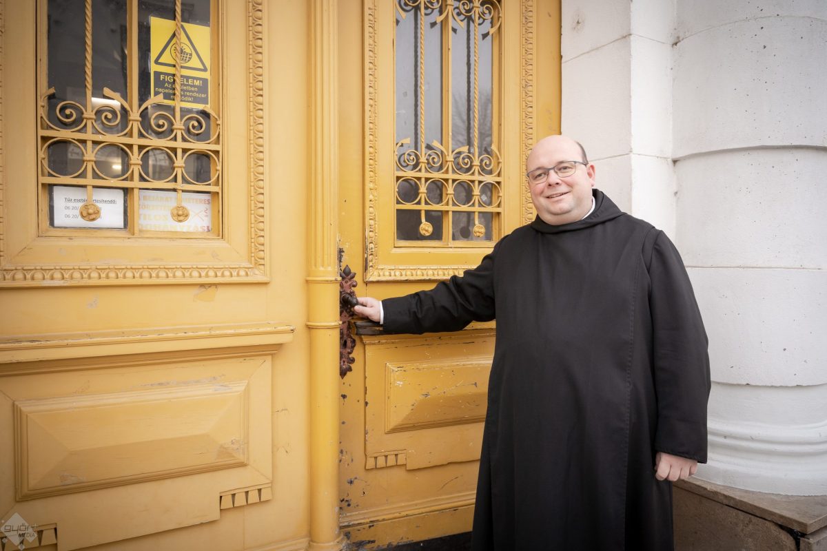 Barkó Ágoston, a Czuczor-gimnázium igazgatója: adjunk szárnyakat! 