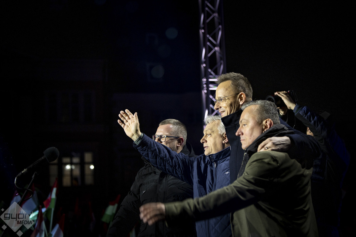 Orbán Viktor Győrbe érkezett – már reggel óta készült a város a Széchenyi téri nagygyűlésre