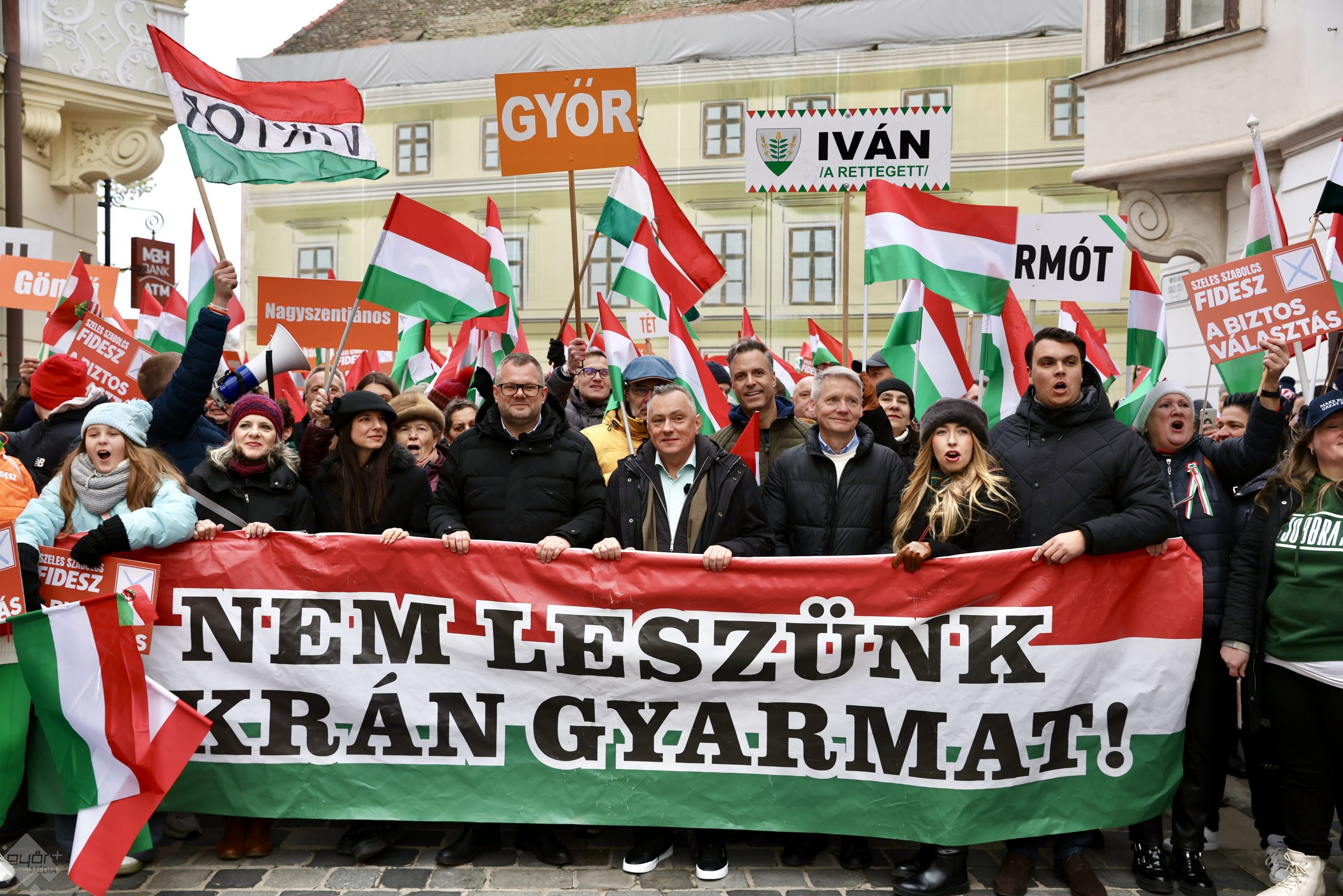 Orbán Viktor Győrbe érkezett – már reggel óta készült a város a Széchenyi téri nagygyűlésre