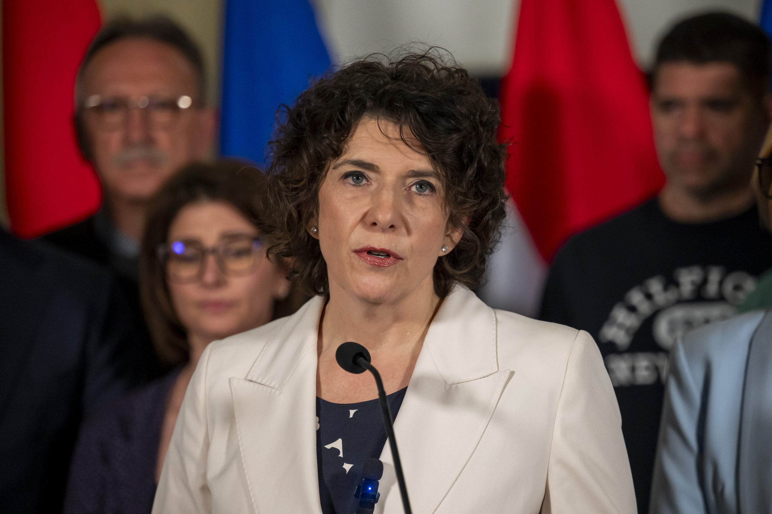 Dobrev Klára lemondott a DK elnöki tisztségéről